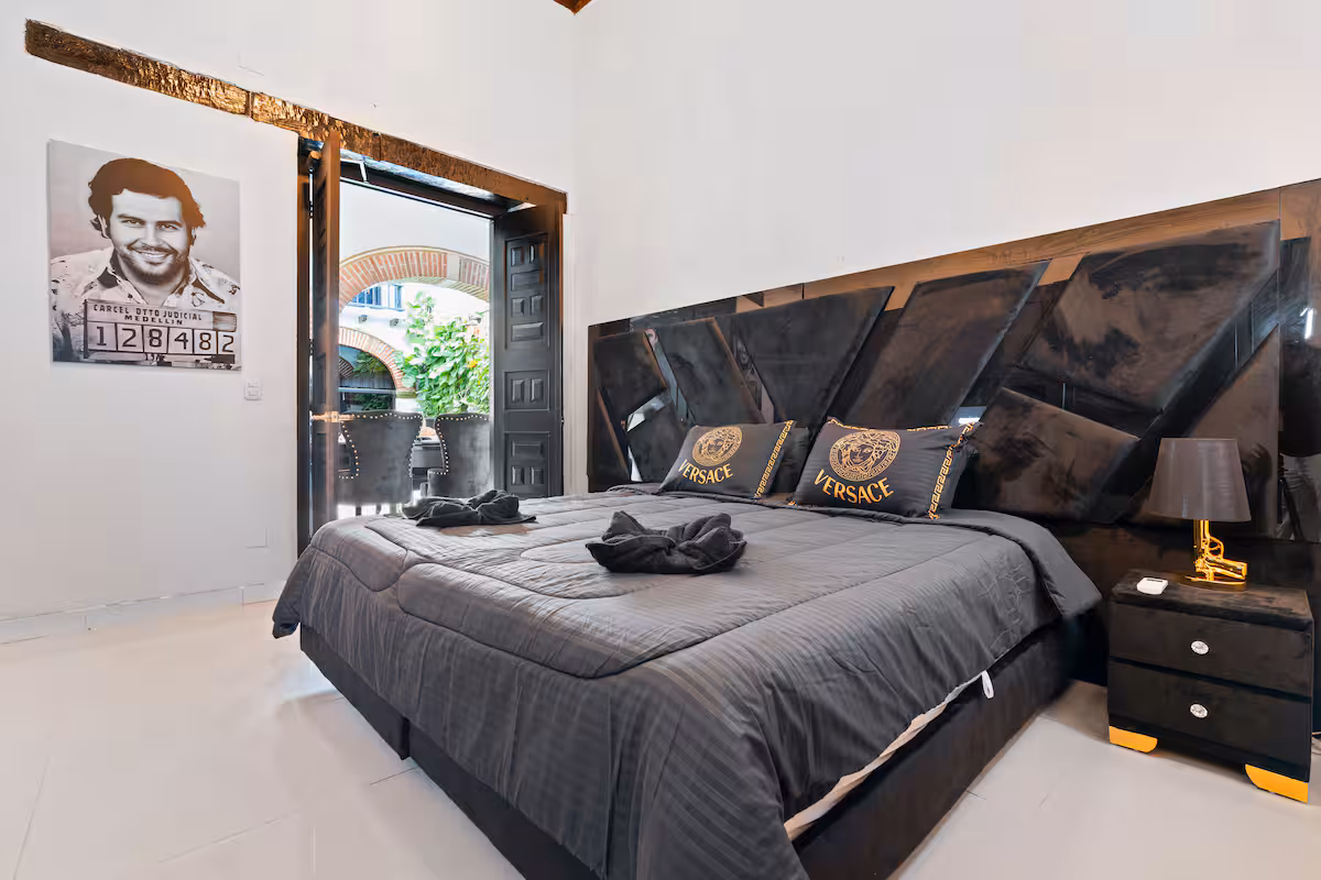 e6238e79-5649-41e0-a96e-6fa696ca00c1